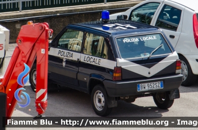 Fiat Panda 4x4 II serie
Polizia Locale Corpo Intercomunale Alto Garda e Ledro
Parole chiave: Fiat Panda_4x4_IIserie