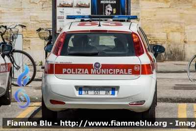 Fiat Punto VI serie
Polizia Municipale Livorno
POLIZIA LOCALE YA 591 AM
Parole chiave: Fiat Punto_VIserie POLIZIALOCALEYA591AM