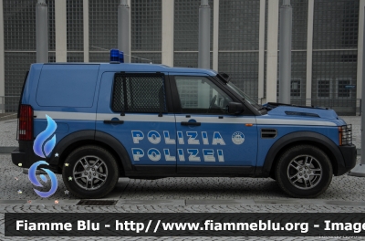 Land Rover Discovery 3
Polizia di Stato
Questura di Bolzano
U.O.P.I. - Unità Operative di Pronto Intervento
Automezzo Ex Reparto Mobile
POLIZIA F5002
Parole chiave: Land-Rover Discovery_3 POLIZIAF5002