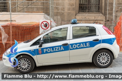 Fiat Punto VI serie
Polizia Locale Perugia
Allestita Ciabilli
POLIZIA LOCALE YA460AF
Parole chiave: Fiat Punto_VIserie POLIZIALOCALEYA460AF