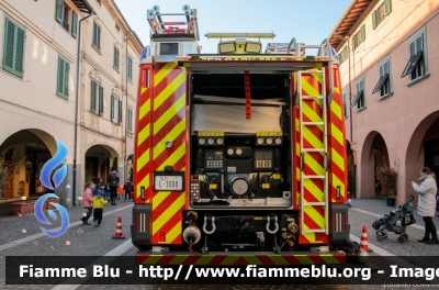 Scania P400 4x4 II serie
Allied Force in Italy
Camp Darby (Pisa)
Fire Department
Allestito Rosenbauer
AFI L-3004
Parole chiave: Scania P400_4x4_IIserie AFIL-3004 Befana_2017