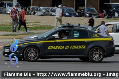 Alfa-Romeo 159
Guardia di Finanza
GdiF 126 BH
Parole chiave: Alfa-Romeo 159 GdiF126BH