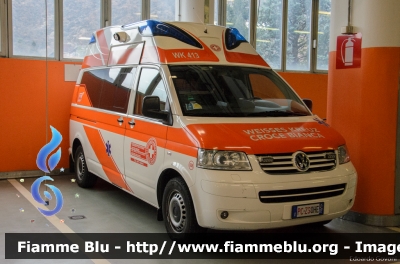 Volkswagen Transporter T5
Croce Bianca Bolzano
Weisses Kreuz Bozen
Allestita Ambulanz Mobile - Hornis Blue
WK 413 - 668
PC ZS 0HE
Parole chiave: Volkswagen Transporter_T5 Ambulanza PCZS0HE