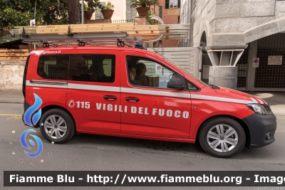 Volkswagen Caddy 4Motion III serie restyle
Vigili del Fuoco
Comando Provinciale di Genova
Distaccamento Permanente di Chiavari
VF 31786
Parole chiave: Volkswagen Caddy_4Motion_IIIserie_restyle VF31786