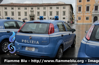 Fiat Grande Punto
Polizia di Stato
POLIZIA H6592
Parole chiave: Fiat Grande_Punto POLIZIAH6592 Una_vita_da_social_2015