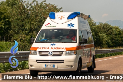 Volkswagen Transporter T5
Associazione Volontari Primo Soccorso
"Orsa Maggiore" - Vallarsa (TN)
Allestimento Ambulanz Mobile
"Hornis Blue"
Parole chiave: Volkswagen Transporter_T5