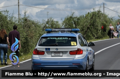 Bmw 318 Touring F31 restyle
Polizia di Stato
Polizia Stradale
Allestimento Marazzi
Decorazione grafica Artlantis
in scorta al Giro d'Italia 2016
POLIZIA M0345
Parole chiave: Bmw 318_Touring_F31_restyle POLIZIAM0345