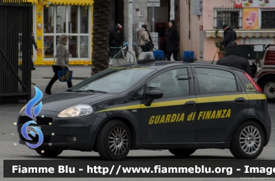 Fiat Grande Punto
Guardia di Finanza
GdiF 770 BG
Parole chiave: Fiat Grande_Punto GdiF770BG