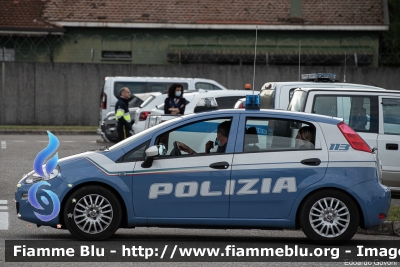 Fiat Punto VI serie
Polizia di Stato
Allestimento Nuova Carrozzeria Torinese
POLIZIA N5642
Parole chiave: Fiat Punto_VIserie POLIZIAN5642