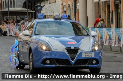 Alfa-Romeo Nuova Giulietta restyle
Polizia di Stato
Polizia Stradale
Allestita NCT Nuova Carrozzeria Torinese
Scorta "1000 Miglia 2017"
POLIZIA M2826
Parole chiave: Alfa-Romeo Nuova_Giulietta_restyle POLIZIAM2826