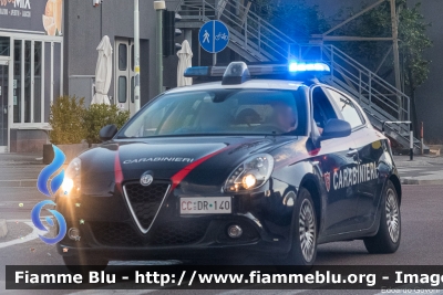 Alfa-Romeo Nuova Giulietta restyle
Carabinieri
Nucleo Operativo Radiomobile
Allestita NCT Nuova Carrozzeria Torinese
CC DR 140
Parole chiave: Alfa-Romeo Nuova_Giulietta_restyle CCDR140