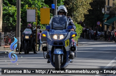 Bmw R850RT II serie
Polizia di Stato
Polizia Stradale
in scorta al Giro d'Italia 2012
Parole chiave: Bmw R850RT_IIserie Giro_Italia_2012