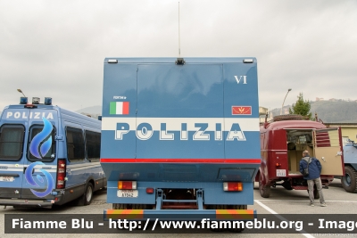Iveco 190-30 4x4
Polizia di Stato
VI Reparto Mobile Genova
Allestimento Nuova Ma.Na.Ro.
POLIZIA A7042
Parole chiave: Iveco 190-30_4x4 POLIZIAA7042