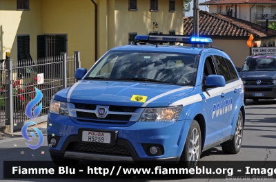 Fiat Freemont
Polizia di Stato
Polizia Stradale
POLIZIA H5259
Parole chiave: Fiat Freemont POLIZIAH5259 Giro_Italia_2012