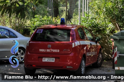 Fiat Grande Punto
Vigili del Fuoco
Versione a 3 porte
VF 25596
Parole chiave: Fiat Grande_Punto VF25596 Giro_Italia_2012