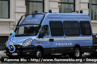Iveco Daily V serie
Polizia di Stato
Reparto Mobile
POLIZIA H8473
Parole chiave: Iveco Daily_Vserie POLIZIAH8473
