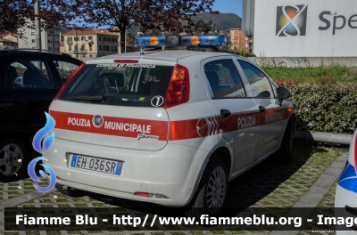 Fiat Grande Punto
Polizia Municipale Follonica
Parole chiave: Fiat Grande_Punto XX_Convegno_Nazionale_Polizia_Locale