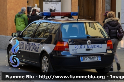 Volkswagen Golf IV serie
Polizia Locale Padova
Parole chiave: Volkswagen Golf_IVserie