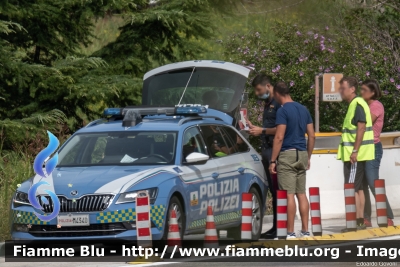 Skoda Superb Wagon 4x4 III serie
Polizia di Stato
Polizia Stradale
in servizio sulla A22 "Modena-Brennero"
POLIZIA M4340
Parole chiave: Skoda Superb_Wagon_4x4_IIIserie POLIZIAM4340