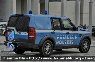 Land Rover Discovery 3
Polizia di Stato
Questura di Bolzano
U.O.P.I. - Unità Operative di Pronto Intervento
Automezzo Ex Reparto Mobile
POLIZIA F5002
Parole chiave: Land-Rover Discovery_3 POLIZIAF5002