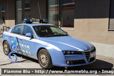 Alfa Romeo 159
Polizia di Stato
Squadra Volante
Questura di Bolzano
POLIZIA F6164
Parole chiave: Alfa-Romeo 159 POLIZIAF6164