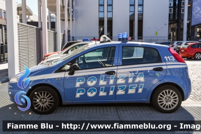 Fiat Grande Punto
Polizia di Stato
Questura di Bolzano
POLIZIA H0102
Parole chiave: Fiat Grande_Punto POLIZIAH0102 Civil_Protect_2018