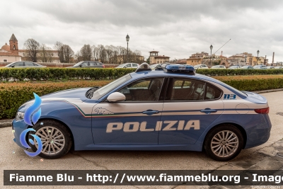 Alfa-Romeo Nuova Giulia
Polizia di Stato
Squadra Volante
Allestimento FCA
POLIZIA M7668
Parole chiave: Alfa-Romeo Nuova_Giulia POLIZIAM7668  Festa_della_Polizia_2023