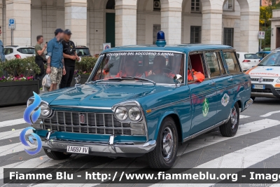 Fiat 2300
Pubblica Assistenza Volontari del Soccorso Sant'Anna Rapallo (GE)
Parole chiave: Fiat 2300 Ambulanza