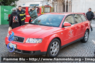 Audi A4 Avant III serie
Vigili del Fuoco
Federazione dei Corpi Volontari della provincia di Trento
VF Z15 TN
Parole chiave: Audi A4_Avant_IIIserie VFZ15TN santa_Barbara_2019