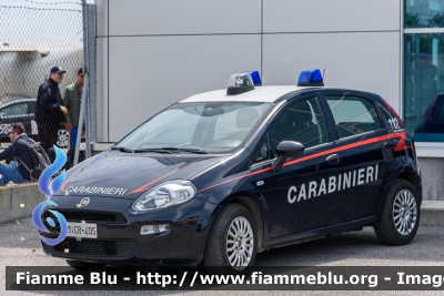 Fiat Punto VI serie
Carabinieri
Polizia Militare presso Aeronautica Militare
AM CR 405
Parole chiave: Fiat Punto_VIserie AMCR405