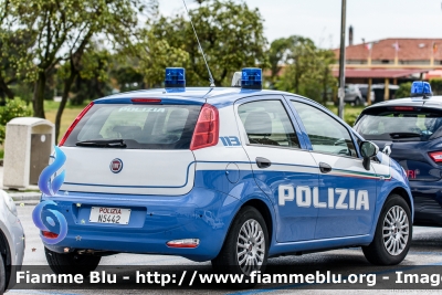 Fiat Punto VI serie
Polizia di Stato
Allestimento Nuova Carrozzeria Torinese
Decorazione grafica Artlantis
POLIZIA N5442
Parole chiave: Fiat Punto_VIserie POLIZIAN5442