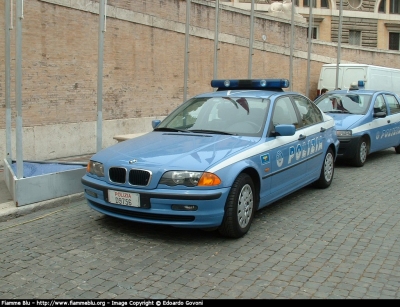 Bmw 320 E46
Polizia di Stato
Reparto prevenzione crimine
Parole chiave: Bmw 320_E46 PoliziaD9756 Festa_della_polizia_2005