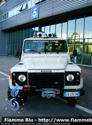 Land Rover Defender 90
Protezione Civile
Regione Friuli Venezia Giulia
Centro Operativo Regionale
Parole chiave: Land-Rover Defender_90