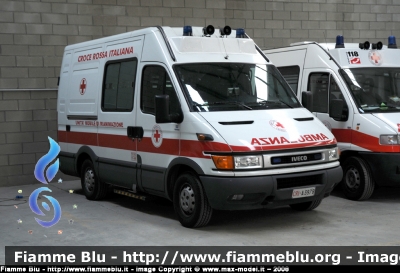 Iveco Daily III serie
CRI Comitato Locale Castellamonte (TO)
ambulanza allestita MAF
Parole chiave: Iveco Daily_IIIserie CRIA387B Ambulanza CRI_Castellamonte MAF
