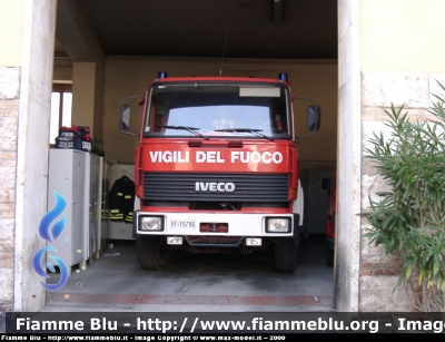 Iveco 190-26
Vigili del Fuoco
Comando Provinciale di Siena
AutoPompaSerbatoio
VF 15786
Parole chiave: Iveco 190-26 VF15786