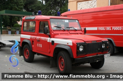 Land Rover Defender 90
Vigili del Fuoco
Comando Provinciale di Roma
VF 19762
Parole chiave: Land-Rover Defender_90 VF19762