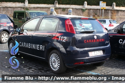 Fiat Grande Punto
Carabinieri
CC CJ730
Parole chiave: Fiat Grande_Punto CCCJ730