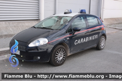 Fiat Grande Punto
Carabinieri
CC CS734
Parole chiave: Fiat Grande_Punto CCCS734