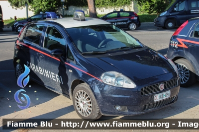 Fiat Grande Punto
Carabinieri
CC CX 094
Parole chiave: Fiat Grande_Punto CCCX094