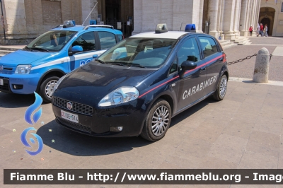 Fiat Grande Punto
Carabinieri
CC DE 514
Parole chiave: Fiat Grande_Punto CCDE514