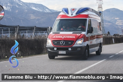 Mercedes-Benz Sprinter III serie
Croce Rossa Italiana
Sede Periferica di Merano - Meran (BZ)
Allestimento "Delfis" Ambulanz Mobile
CRI 220 AB
Parole chiave: Mercedes-Benz Sprinter_IIIserie CRI220AB Ambulanza