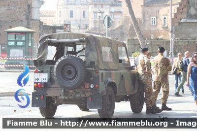 Land-Rover Defender 90
Esercito Italiano
Operazione Strade Sicure
EI BB233
Parole chiave: Land-Rover Defender_90 EIBB233