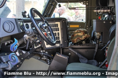 Iveco VTLM Lince
Esercito Italiano
EI CZ 336
cabina di guida
Parole chiave: Iveco VTLM_Lince EICZ336