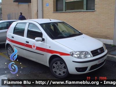Fiat Punto III serie
Croce Rossa Italiana
Comitato Provinciale di Roma
CRI A136C
Parole chiave: Fiat Punto_III_serie CRIA136C