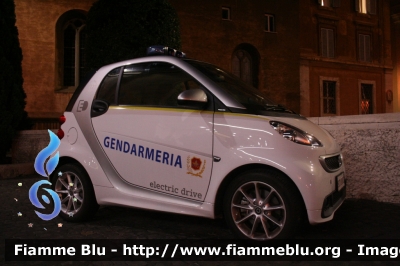 Smart Fortwo Electric Drive III serie
Status Civitatis Vaticanae - Città del Vaticano
Gendarmeria
SCV 01002
Parole chiave: Smart ForTwo_Elettrica SCV01002