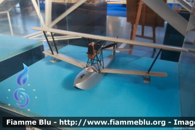 Macchi M7 Idro - modello in scala
Aeronautica Militare Italiana
Museo Storico
Vigna di Valle (Rm)

