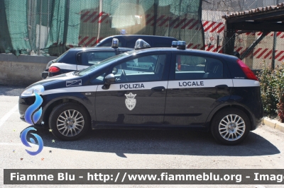Renault Kangoo 4x4
Polizia Locale
Unione Rotalina - Paganella
Parole chiave: Renault Kangoo_4x4