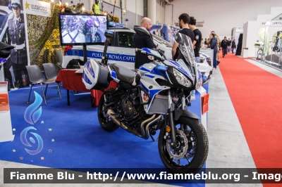 Yamaha MT-07 Tracer
Polizia Roma Capitale
fotografata al Romamotordays 2019
Parole chiave: Yamaha MT-07_Tracer