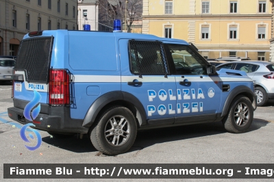 Land Rover Discovery 3
Polizia di Stato
Questura di Bolzano
U.O.P.I. - Unità Operative di Pronto Intervento
Automezzo Ex Reparto Mobile
POLIZIA F5002
Parole chiave: Land_Rover Discovery_3 POLIZIAF5002 Civil_Protect_2016