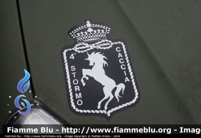 Stemma 4° stormo caccia
Aeronautica Militare
fotografato su Fiat Doblò
AM CK 945
Parole chiave: stemma 4°stormo caccia